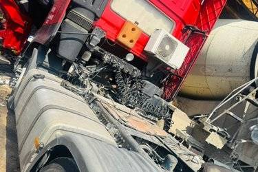 二手米x米 3轴 集装箱式半挂车