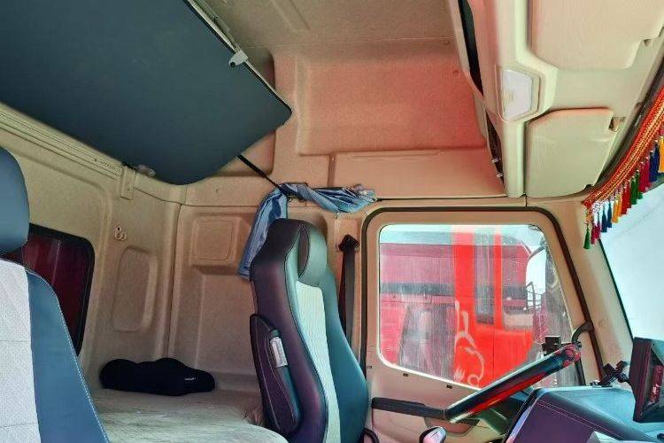 二手东风柳汽乘龙 320马力 载货车