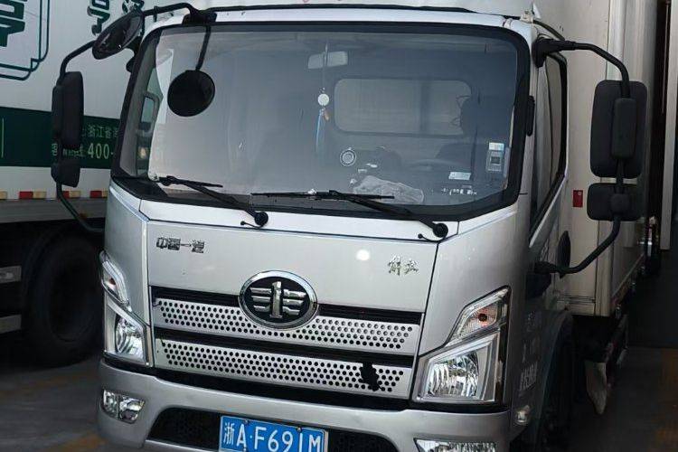 二手一汽解放轻卡 156马力 专用车