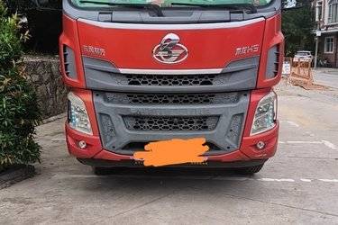 二手东风柳汽 乘龙H5中卡 220马力 4X2 6.8米仓栅式载货车(高顶双卧)(国五) 单桥 玉柴二手载货车 黄牌