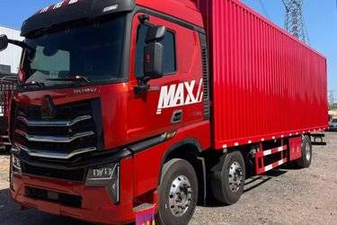 二手中国重汽 HOWO MAX 330马力 6X2 9.6米厢式载货车(国六) 前四后四 曼二手载货车 黄牌图片