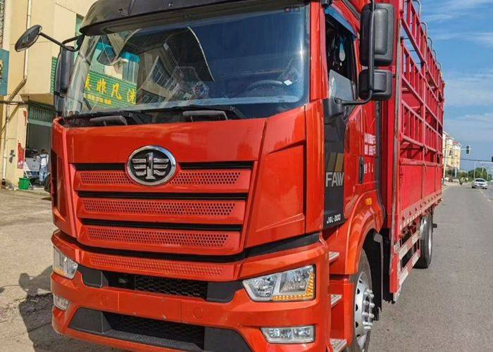 一汽解放 300马力 载货车