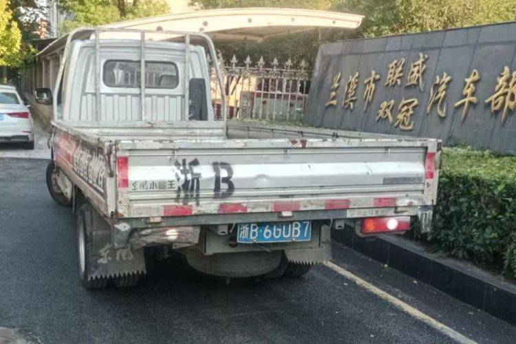 二手东风小霸王 102马力 自卸车