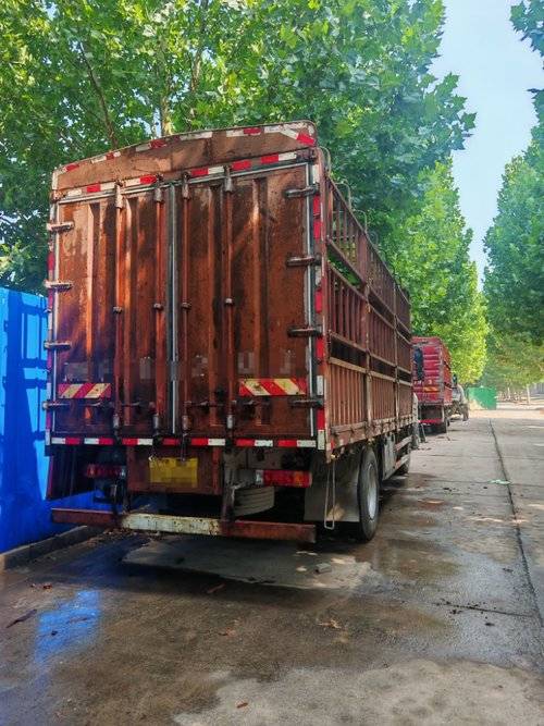 一汽解放 180马力 载货车