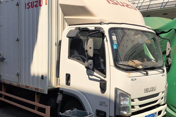 二手江西五十铃 143马力 载货车