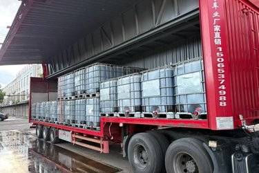 二手13.75米x2.55米 3轴 厢式半挂车