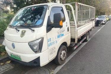 二手飞碟EF3 2024款 4.2T 4.01米单排纯电动栏板小卡56.67kWh  二手电动卡车电动载货车
