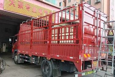 二手中国重汽HOWO G5X中卡 轻载版 210马力 5.75米排半仓栅式载货车(国五) 单桥 曼二手载货车 黄牌图片