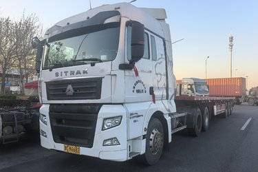 二手中国重汽 汕德卡SITRAK C7H重卡 440马力 6X4 LNG牵引车(国六) 双驱 中国重汽二手牵引车 黄牌图片