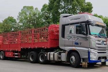二手一汽解放 J7重卡 四季版 550马力 6X4 牵引车(液力缓速器)(国五) 双驱 锡柴二手牵引车 黄牌图片