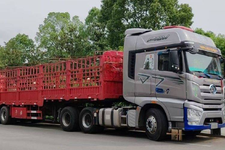 二手一汽解放 550马力 牵引车