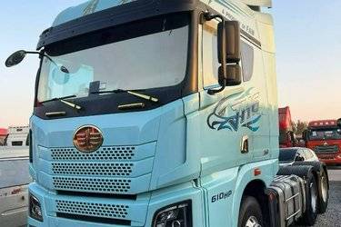 二手青岛解放 JH6重卡 610马力 6X4 AMT自动档牵引车(国六) 双驱 潍柴二手牵引车 黄牌图片