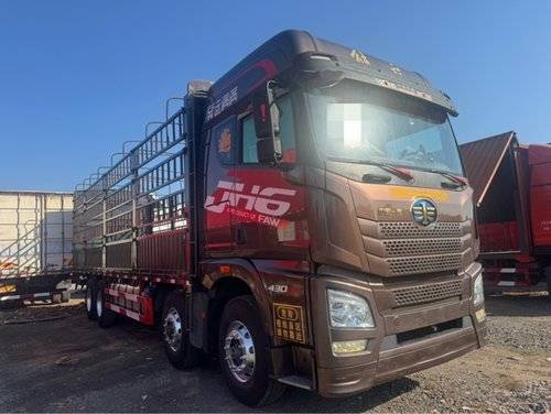 青岛解放 430马力 载货车