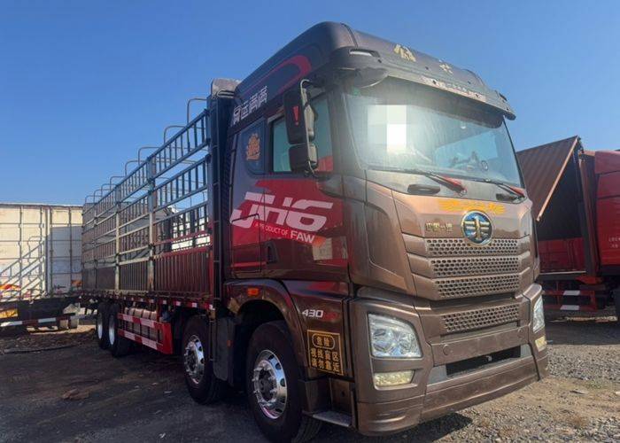 青岛解放 430马力 载货车