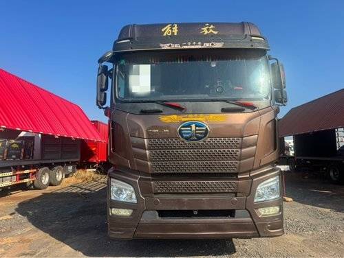 青岛解放 430马力 载货车
