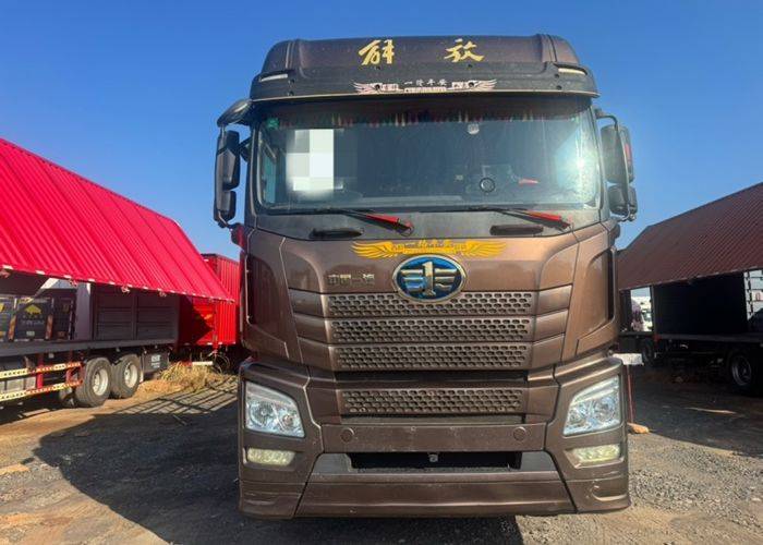 青岛解放 430马力 载货车