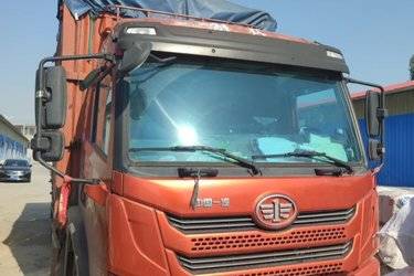二手一汽解放 J6L中卡 180马力 4X2 6.8米仓栅式载货车(国五) 前四后四 一汽二手载货车 黄牌