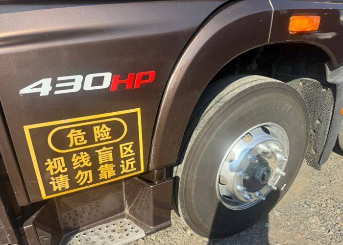 青岛解放 430马力 载货车