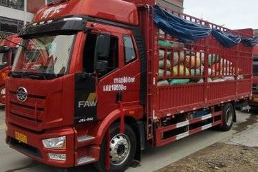 二手一汽解放 J6L 经典版 240马力 4X2 6.75米仓栅式载货车(国六) 单桥 大柴二手载货车 黄牌图片