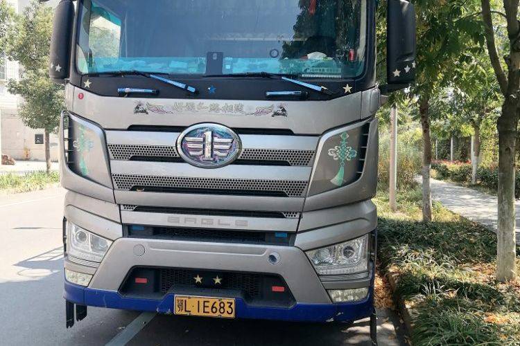 二手一汽解放 550马力 牵引车