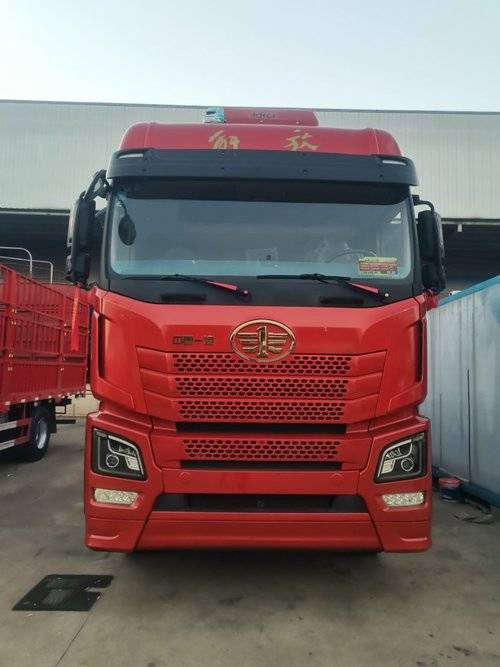 青岛解放 290马力 载货车