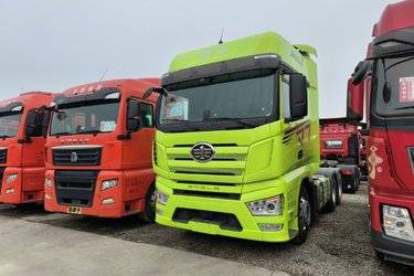 一汽解放 J7重卡 560马力 6X4 牵引车(国六)(液缓)(国六) 双驱 锡柴二手牵引车 黄牌 一汽解放 J7重卡 560马力 6X4 牵引车(国六)(液缓)(国六) 双驱 锡柴二手牵引车 黄牌