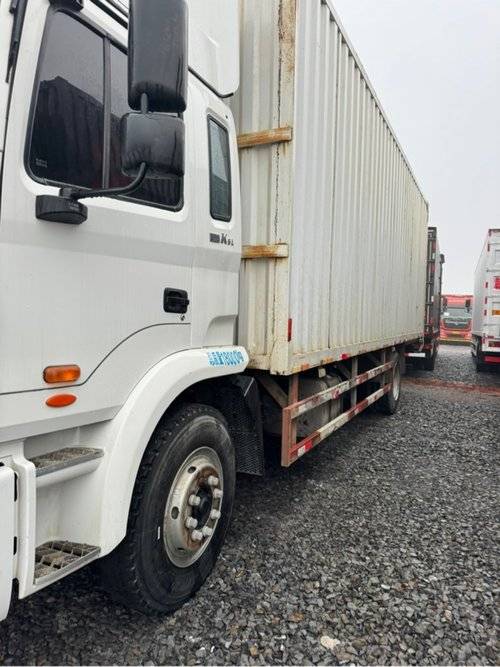 江淮格尔发 240马力 载货车