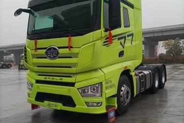 二手一汽解放 J7重卡 550马力 6X4牵引车(国五) 双驱 潍柴二手牵引车 黄牌图片