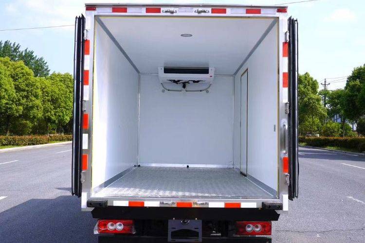 福田奥铃 122马力 专用车