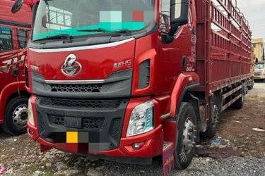 二手东风柳汽 乘龙H5中卡 290马力 8X2 9.6米仓栅式载货车(国五) 前四后六 玉柴二手载货车 黄牌图片