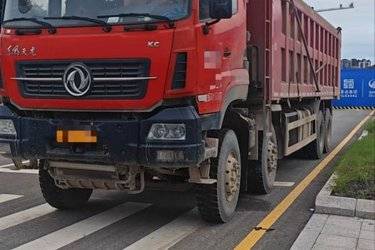 东风商用车 天龙KC重卡 560马力 8X4 8.2米自卸车(国五) 前四后八 东风二手自卸车 黄牌