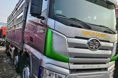 一汽解放 J7重卡 460马力 8X4 9.5米仓栅式载货车(国五) 前四后八 潍柴二手载货车 黄牌