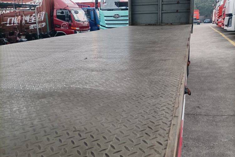 二手福田欧航 240马力 载货车