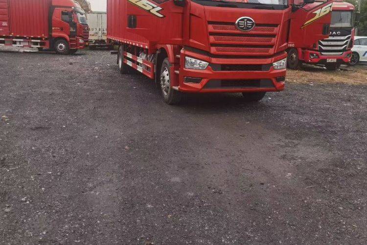 二手一汽解放 240马力 载货车