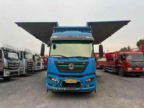东风商用车 180马力 载货车