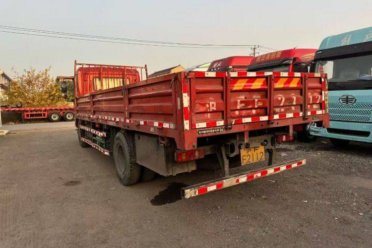 二手东风商用车 180马力 载货车