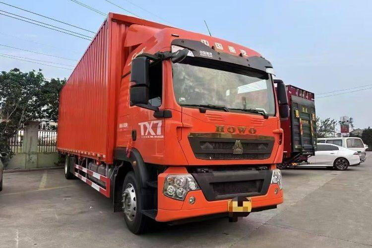 重汽豪沃(HOWO) 290马力 载货车