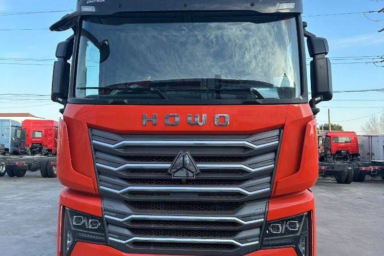 二手重汽豪沃(HOWO) 290马力 载货车