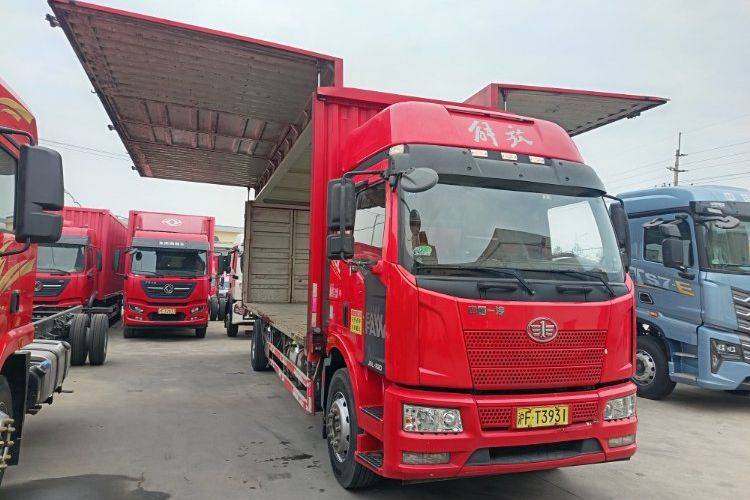 二手一汽解放 220马力 载货车