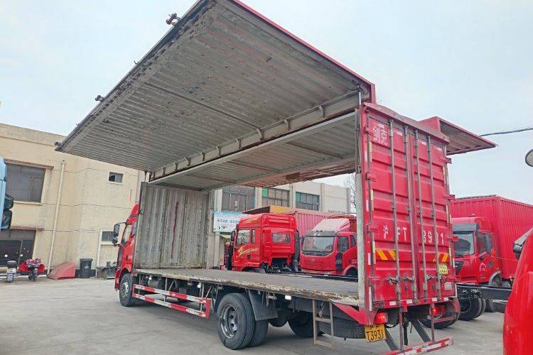 二手一汽解放 220马力 载货车