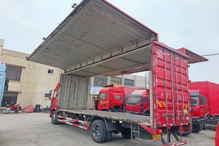 二手一汽解放 220马力 载货车