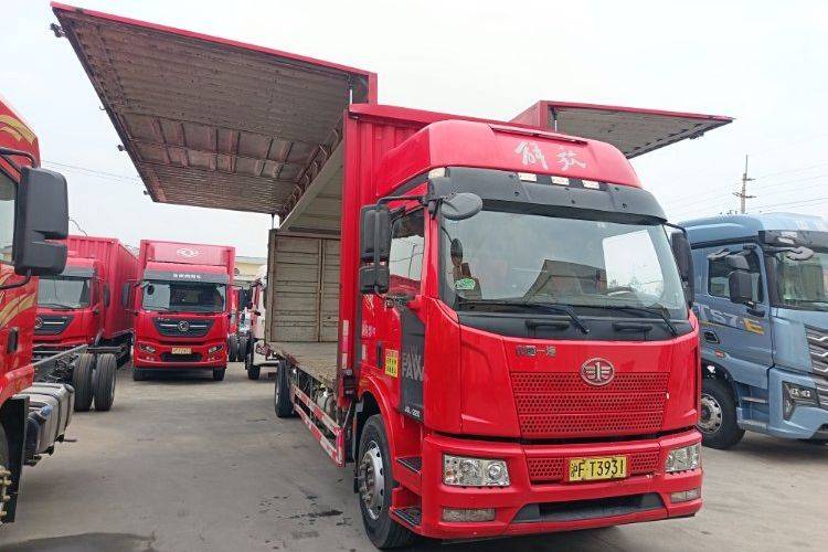 二手一汽解放 220马力 载货车