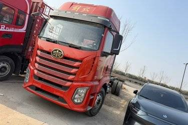 一汽解放 J6G 领航版 360马力 4X2 6.75米仓栅式载货车(国六) 单桥 锡柴二手载货车 黄牌