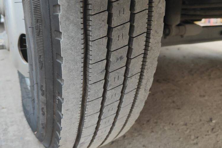 二手重汽HOWO轻卡 140马力 载货车
