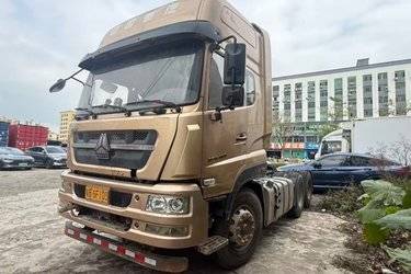 二手中国重汽 斯太尔D7B重卡 440马力 6X4牵引车(457后桥)(国五) 双驱 潍柴二手牵引车 黄牌图片