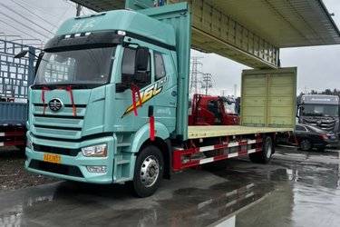 һ����� J6L ��Ӣ�� 300���� 4X2 9.75����ʽ�ػ���(����) ���� �������ػ��� ����