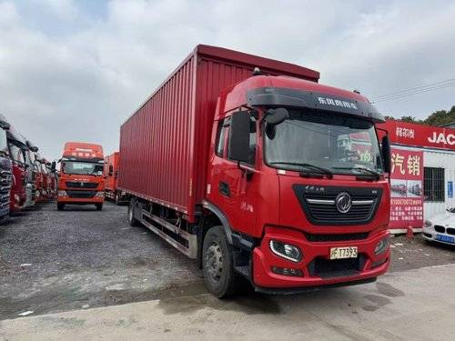 东风商用车 240马力 载货车
