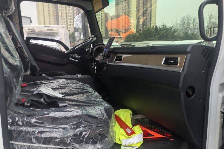 二手中国重汽成都商用车 100Wh 电动卡车