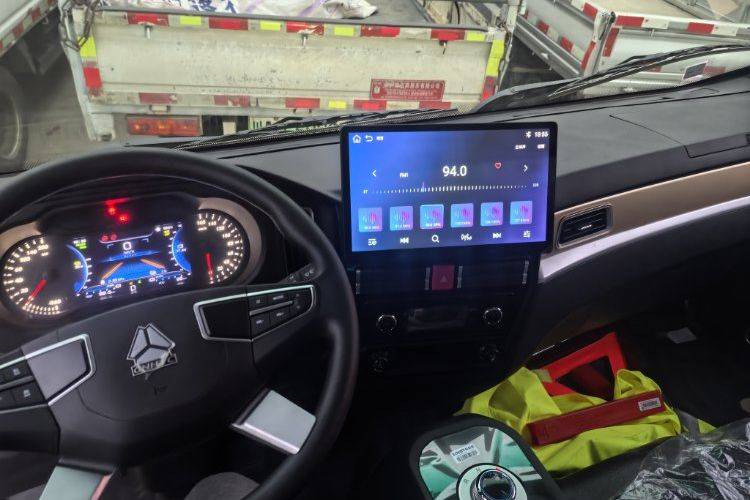 二手中国重汽成都商用车 100Wh 电动卡车