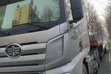 ���ֿ���һ����� J7�ؿ� ����� 660���� 6X4 AMT�Զ���ǣ����(����) ˫�� һ������ǣ���� ����